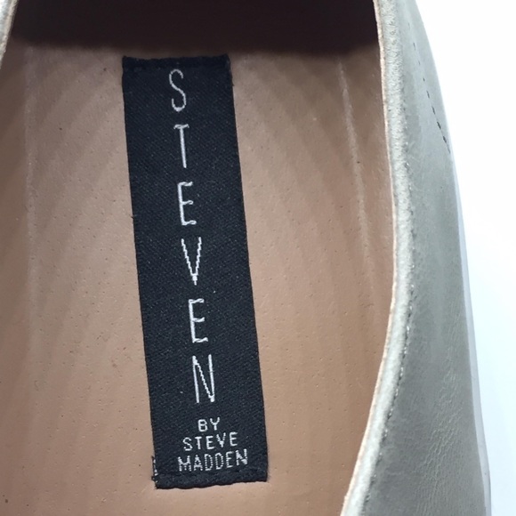 Steve Madden Gratis Grey Top Zip Shoes - Picture 6 of 9
